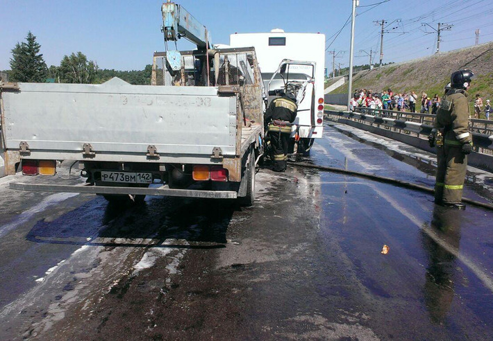 Фото с места ДТП предоставлены ГИБДД Новосибирска