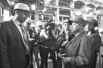Руководителю региона рассказали о трудностях и достижениях Новосибирского электровозоремонтного завода. Фото с сайта правительства Новосибирской области
