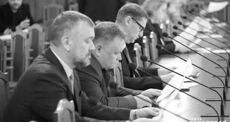 Принятие бюджета региона — дело непростое, особенно если приходится от чего-то отказываться. Но что-то урезать придется, ведь необходимо выдержать баланс между доходами и расходами. Фото: Андрей Заржецкий