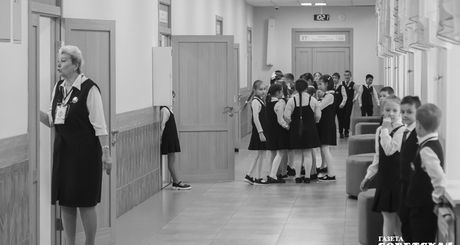 Капитальный ремонт в ближайшие два года затронет еще 35 школьных зданий: в 2026 году начнется реконструкция 18 образовательных учреждений, в 2027 году — 12 школ. Пять учебных заведений переживет капитальное преображение, на которое уйдет два года. Фото: Андрей Заржецкий