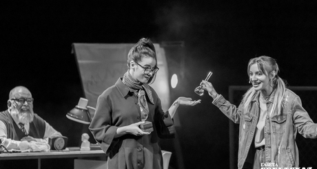 2 декабря состоялись два показа невыдуманной сказки «Нижневартовск. Нефтяное «сердце» Нижневартовского театра юного зрителя. Спектакль — рассказ о становлении и развитии Самотлора, крупнейшего нефтяного месторождения в нашей стране. Фото: Андрей Заржецкий