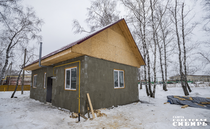 Кстати, факторами, стимулирующими развитие ИЖС в сельской местности в целом по региону, стали программа догазификации домовладений, программа «сельской ипотеки под 3%», распространение «семейной ипотеки под 6%» для строительства ИЖС по договору подряда с применением эскроу-счета, в том числе на покупку земельного участка. Фото: архив ИД «Советская Сибирь»