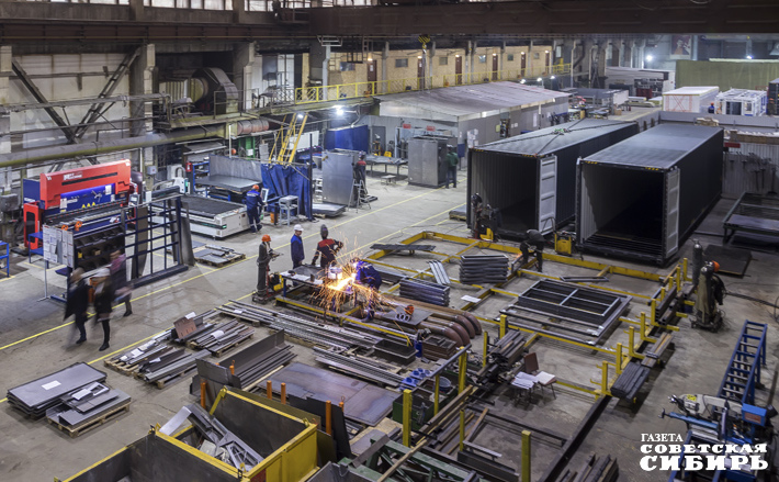 С 2025 года мероприятия и меры поддержки предприятий продолжаются в федеральном проекте «Производительность труда» нацпроекта «Эффективная и конкурентная экономика». Нацпроект курирует региональное Министерство экономического развития. Подробнее о проекте можно узнать на ИТ-платформе производительность.рф. Фото: Андрей Заржецкий