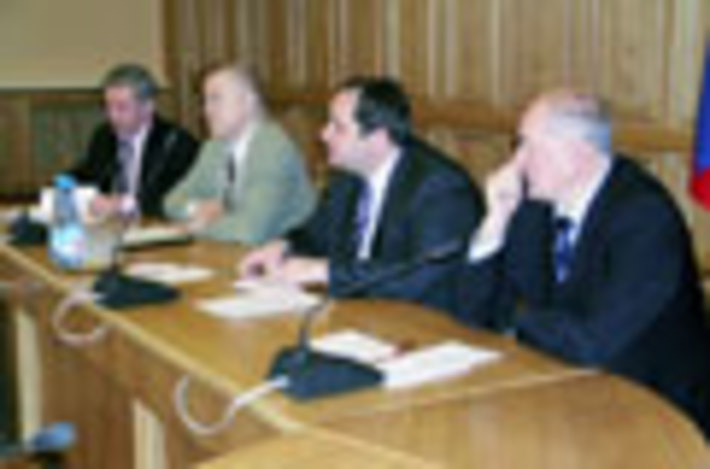 073-03.jpg