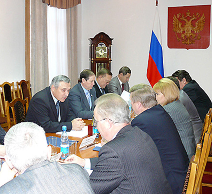 Во время встречи в резиденции полпреда президента в СФО.