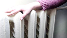 По законам логики давно пора переходить на строгий учет тепла, но что делать с жилыми домами, построенными еще тогда, когда о теплосбережении никто не думал?