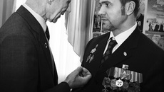 Председатель регионального отделения ветеранов военной службы Виктор Абросимов и лидер местного отделения Союза ветеранов Афганистана Евгений Яковенко.
