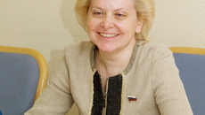 Наталья Комарова — второй губернатор-женщина в России.