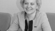Наталья Комарова — второй губернатор-женщина в России.