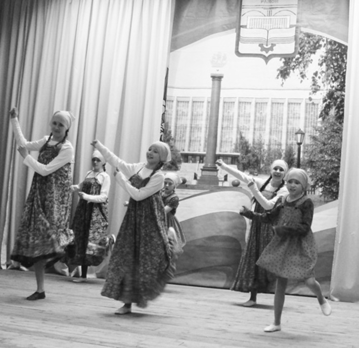 Выступают воспитанники детского дома «Солнышко».