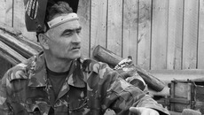 Фермер Юрий Казаков в нужный момент выступает в роли сварщика.