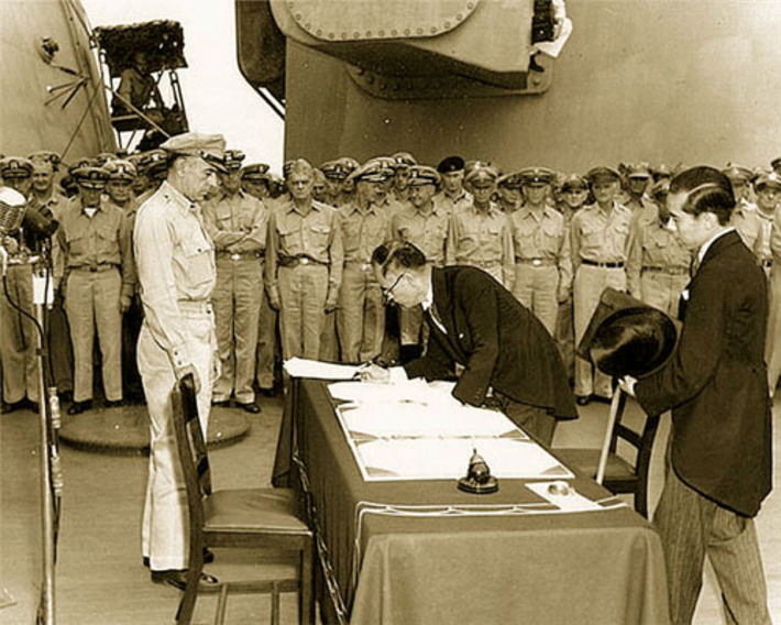 Подписание акта о безоговорочной капитуляции Японии. 1945 г.