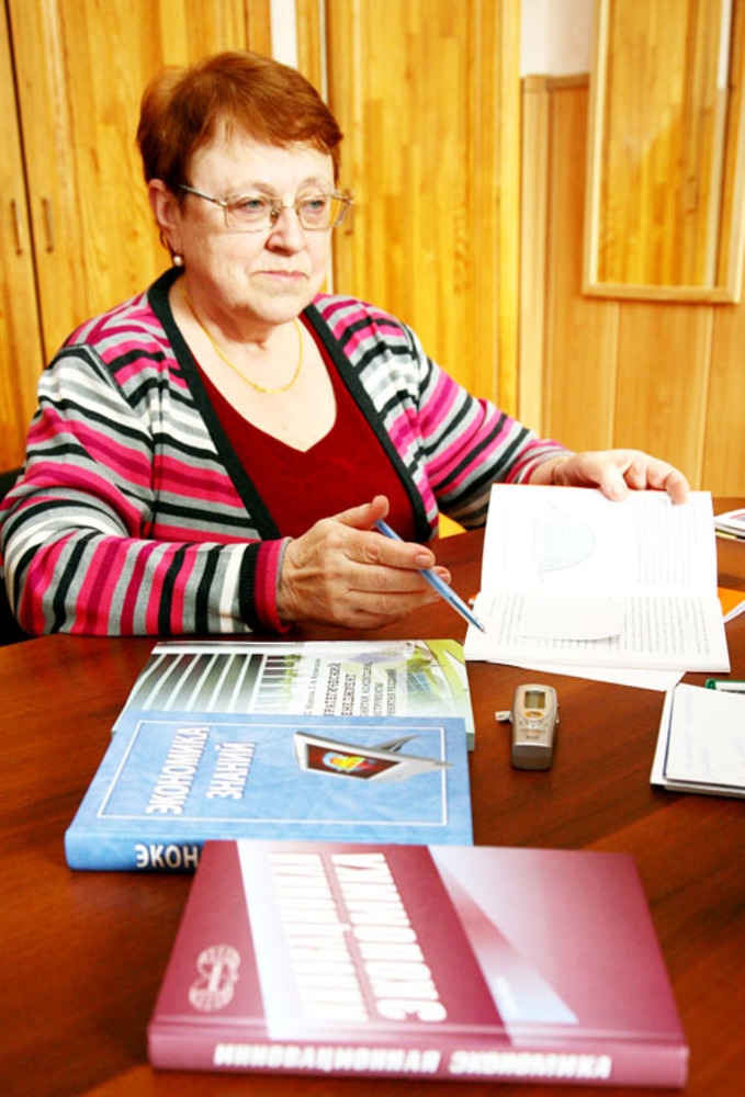 проректор Новосибирского государственного университета по дополнительному образованию, директор центра дополнительного образования НГУ Вера МАРКОВА. Фото Сергея ДЯТЛОВА