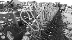 В минувшем году объем компенсаций за приобретенную технику и оборудование из средств областного бюджета Новосибирской области составил 586 миллионов рублей. Фото Сергея ДЯТЛОВА