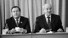 Иван Мороз и Станислав Липский  на годичном собрании потребительских обществ области. Фото Сергея ДЯТЛОВА