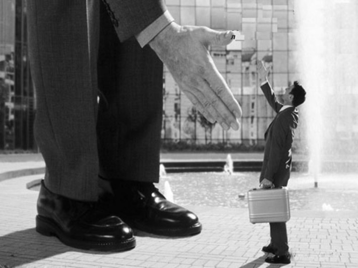 Государство желает познакомиться. Коллаж с сайта hve.narod.ru