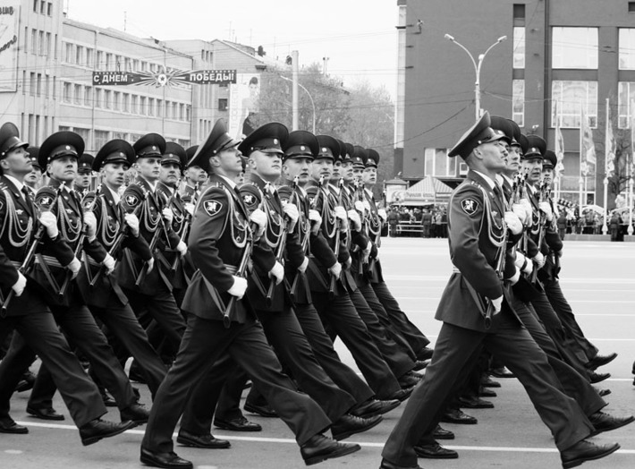 Выправка курсантов —  результат долгих тренировок. Фото Сергея ДЯТЛОВА