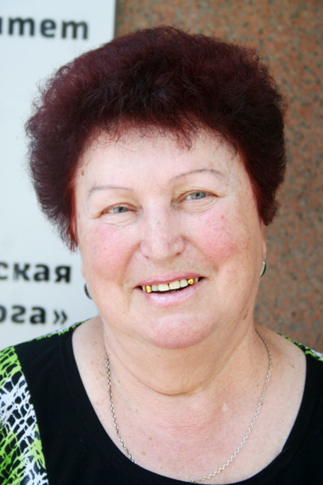 «Я никогда не пройду мимо человека, которому нужна помощь», — вот так просто Вера Викторовна Артемова выражает свое жизненное кредо. Фото автора и из личного архива героини