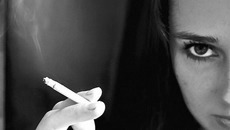 Почти треть курящих  в России — женщины. www.pnotosight.ru