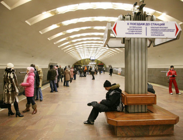 Цены на проезд в метро, на автотранспорте и в электричках остаются на уровне 2011 года. Фото Андрея БАУЛИНА