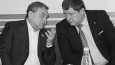 Евгений Покровский и Сергей Сёмка обсуждают перспективы развития Сузунского района.   Фото  Марианны ДАНИЛОВОЙ