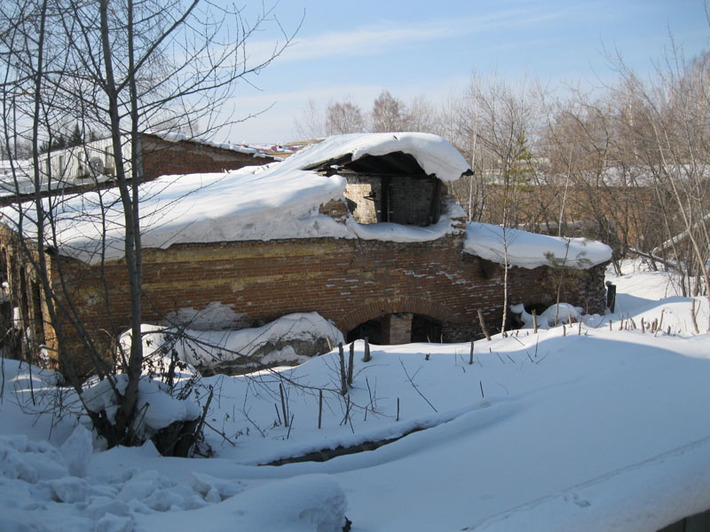 Развалины здания реальной толчельни монетного двора.  Фото Виталия ЗЛОДЕЕВА