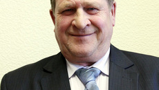 Александр Дмитриевич Николаев  один из тех счастливых людей,  чья детская мечта сбылась: он всю жизнь водил поезда. Фото Елены КОСТИНОЙ