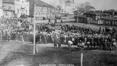 Демонстрация трудящихся Венгерово 1 Мая 1936 года (Базарная площадь). Фото из краеведческого музея района