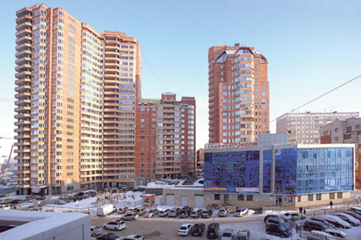 Объекты,  которые нельзя не заметить: дома на улицах Галущака, Нарымской,  Ипподромской. Фото из архива ОАО «12 Военпроект»