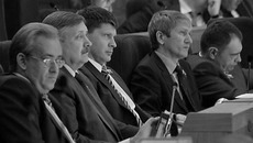 Депутаты согласились с предложением министра финансов и налоговой политики правительства области Виталия Голубенко о создании Резервного фонда. Фото Павла КОМАРОВА