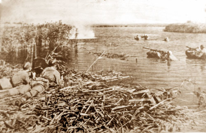 Советские войска форсируют Днепр