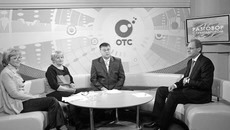 В прямом эфире вопросы Василию Юрченко задавали главный редактор «ОТС» Андрей Белкин, главный редактор газеты «Советская Сибирь» Татьяна Асадчая, главный редактор «Искитимской газеты» Людмила Стефанская. Также вопросы жителей области озвучили редакторы 19 районных газет региона, которые находились на прямой связи со студией в правительстве Новосибирской области. Фото Михаила ПЕРМИНА
