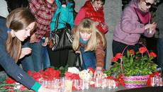 В акции участвовало много молодых людей. Фото Виталия ЗЛОДЕЕВА