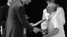 Самым активным вручены почётные грамоты губернатора Новосибирской области. Фото  Оксаны МАМЛИНОЙ