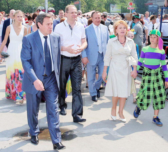 Руководители региона и города на дне рождения Новосибирска. Фото Павла КОМАРОВА