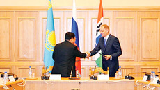 Подписание меморандума о сотрудничестве между правительством Новосибирской области и акиматом Павлодарской области Республики Казахстан. Фото пресс-службы губернатора и правительства НСО