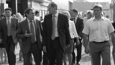 Губернатор и мэр намерены разобраться с долгостроями на площади Маркса. Фото Михаила ПЕРМИНА