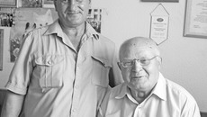 Василий Андреевич Барков (справа) с коллегой и добрым товарищем Геннадием Васильевичем Ануфриевым. Фото Елены КОСТИНОЙ