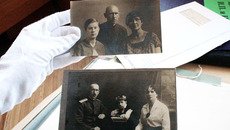 Каждая фамильная фотография — документ эпохи, история, переданная через судьбы людей. Фото Дарьи ДОРОТОВОЙ