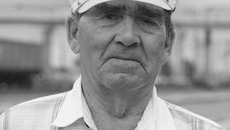 Виктор Федорович Синицын частенько приходит на родную станцию. Фото автора