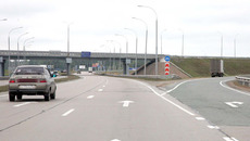 Близость трассы ускорила освоение земель. Фото Михаила ПЕРМИНА