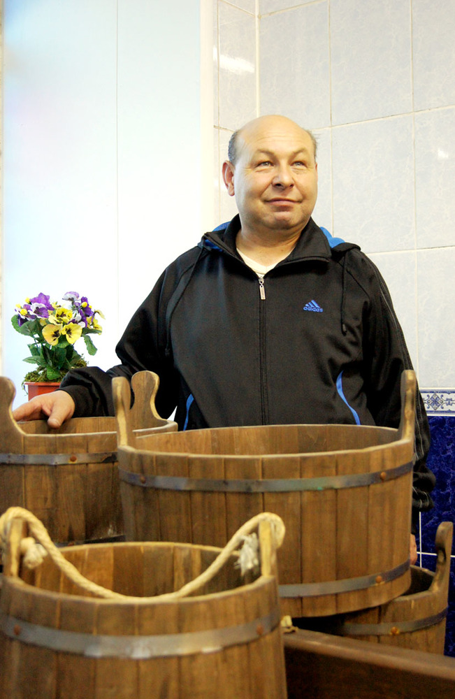 Юрий Кравцов доволен баней. Фото Николая ЦАРЕВА