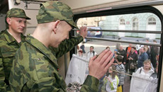 2,5 тысячи молодых новосибирцев пополнят ряды вооруженных сил. Фото Аркадия УВАРОВА