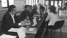 Одна из встреч с пассажирами. Фото предоставлено УТ МВД России по СФО