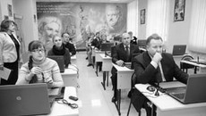 Игорь Шмидт (крайний справа) остался доволен увиденным. Фото Михаила ПЕРМИНА
