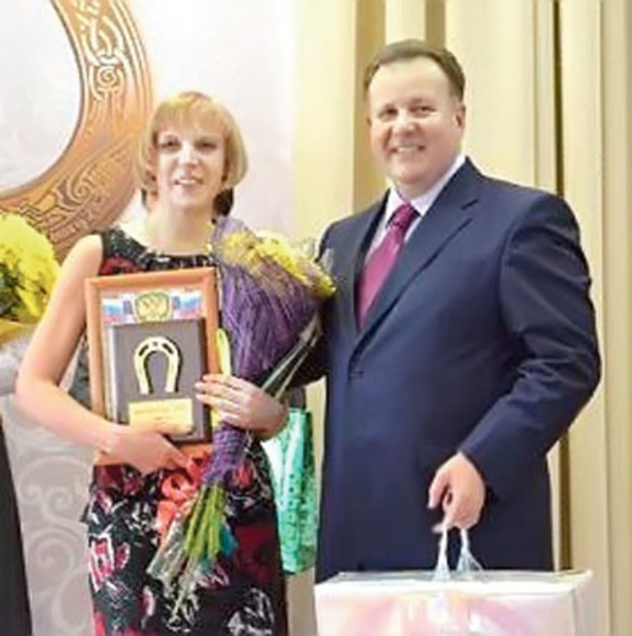 «Мастер года — 2011»  Надежда Тимошенко. Фото  с сайта novosibirsk.bezformata.ru