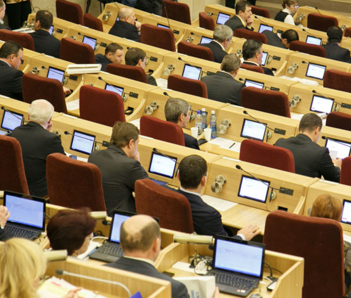 Плотный список важнейших для области вопросов депутаты регионального парламента рассмотрели на 24-й сессии в динамичном режиме. Фото Аркадия УВАРОВА