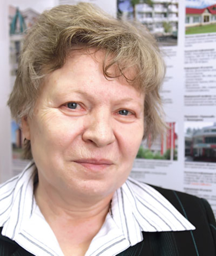 Лидия Николаевна приросла душой к Новосибирску. Однако еще один город она любит не меньше — Ленинград, нынешний Санкт-Петербург, где проживает сестра. В отпуске они семьей часто гуляли по ленинградским улочкам и проспектам, всегда предпочитая эти путешествия поездкам  в санаторий. Фото Елены КОСТИНОЙ