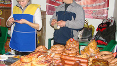 Свою продукцию на ярмарку привезли 76 участников из семи районов области. Фото Марины ЛУПЕЙКЕНЕ