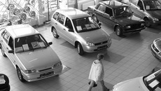 По статистике продаж, самой популярной маркой у российских автомобилистов остается «Лада». Фото с сайта zr.ru